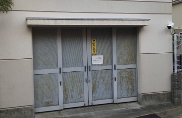 鉄扉の錆