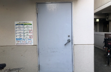 鉄扉の錆・退色